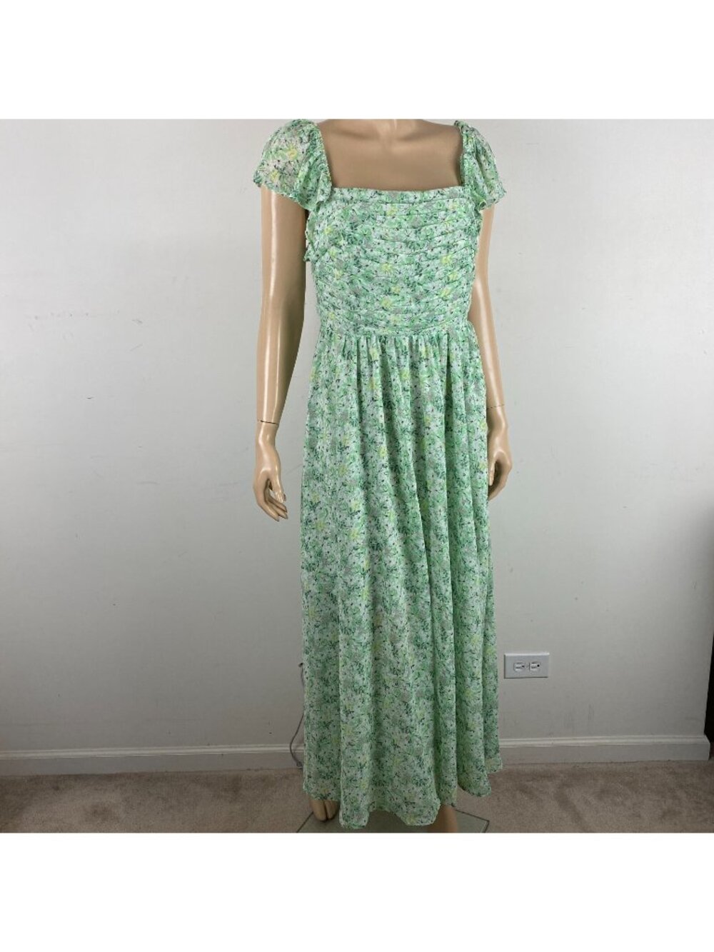 ASTR Dress Maxi Square Neck Ruched Bust Smocked Floral Boho Flowery Floral L New